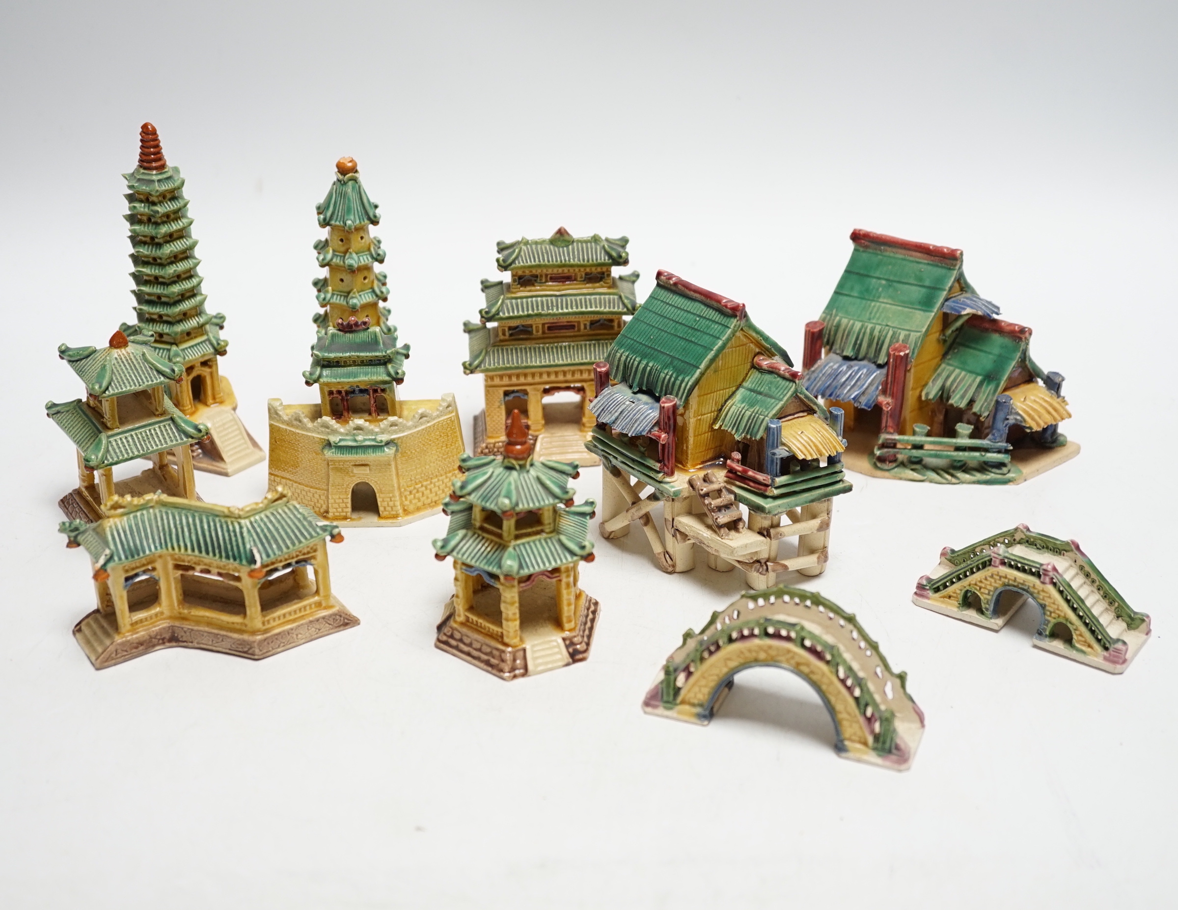 Chinese sancai glazed models of houses, a dish and a cloisonne pot, cloisonné pot 10cm high